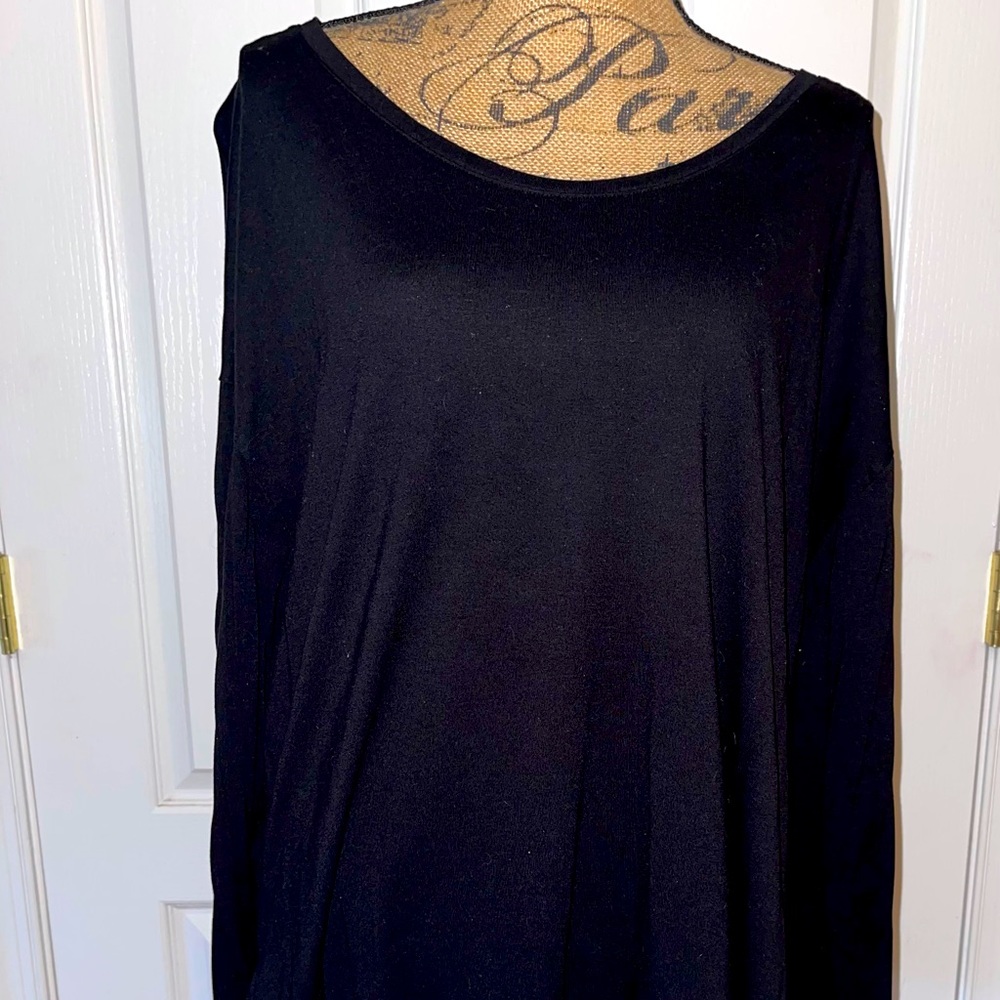 Black 3/4 sleeve top